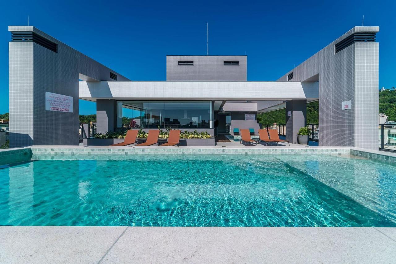 Adra 301 - Apartamento No Centro De Bombinhas - Rooftop Com Piscina E Academia - A Poucos Metros Da Praia - 外观 照片